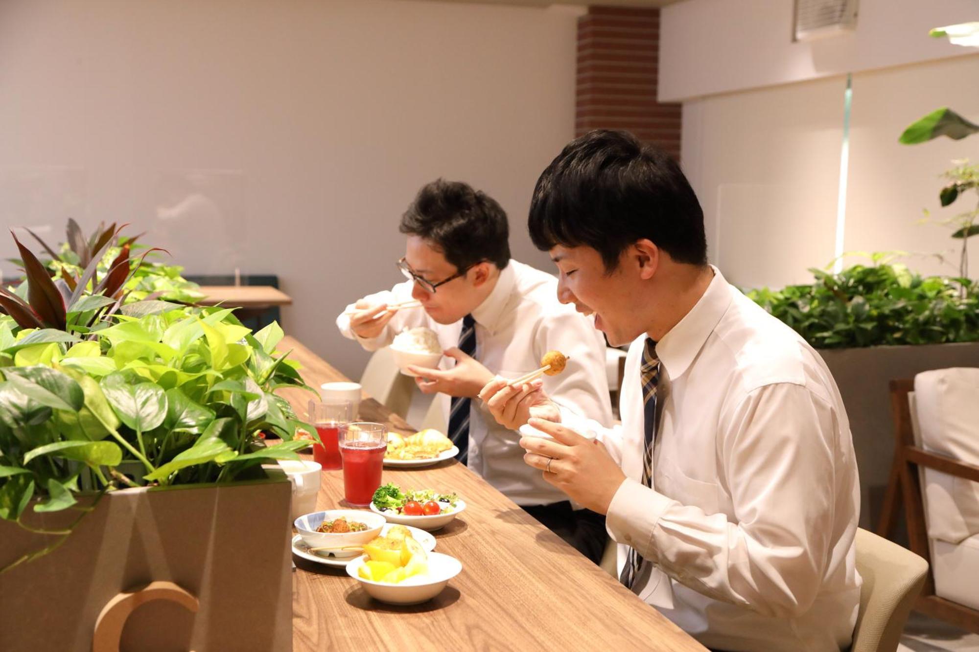 Osaka Corona Hotel Bagian luar foto